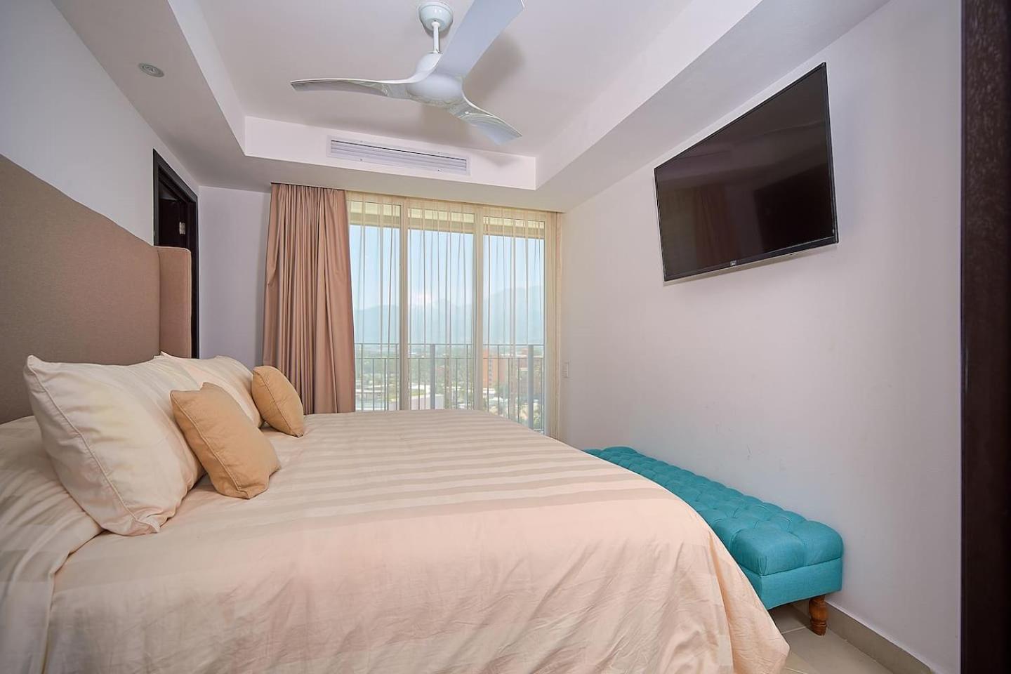Grand Venetian Beachfront Condos Puerto Vallarta Exteriér fotografie
