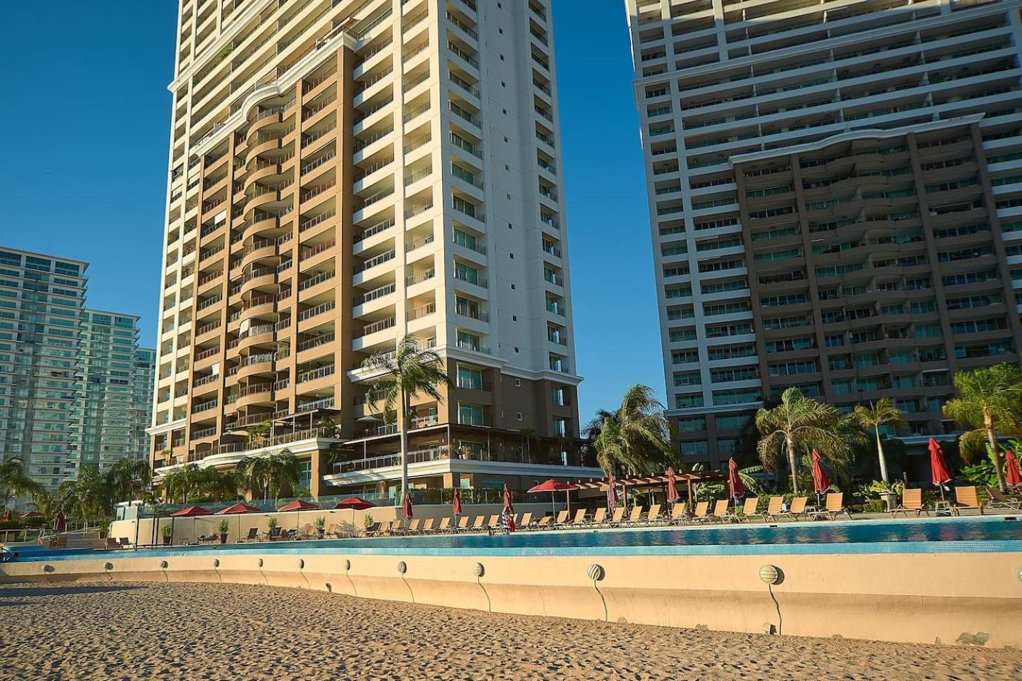 Grand Venetian Beachfront Condos Puerto Vallarta Exteriér fotografie