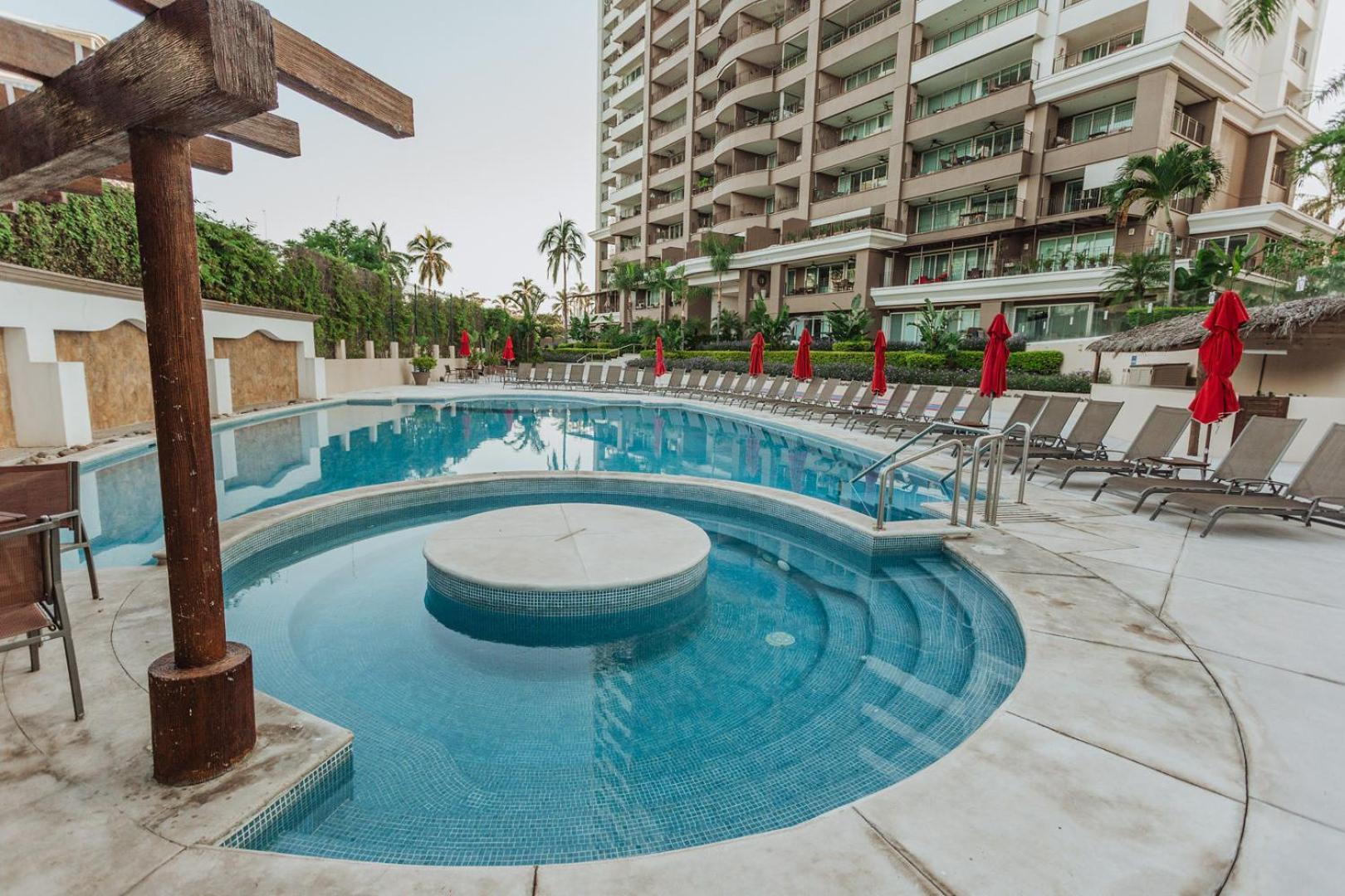 Grand Venetian Beachfront Condos Puerto Vallarta Exteriér fotografie