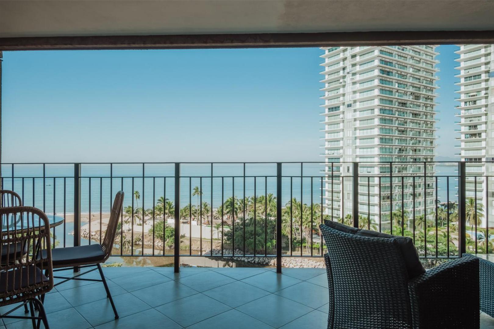 Grand Venetian Beachfront Condos Puerto Vallarta Exteriér fotografie